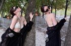 한소희, 파리서 과감 비키니…뒤태에 타투까지 치명적
