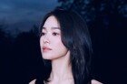 44세 송혜교, 누드톤 드레스로 시선 강탈