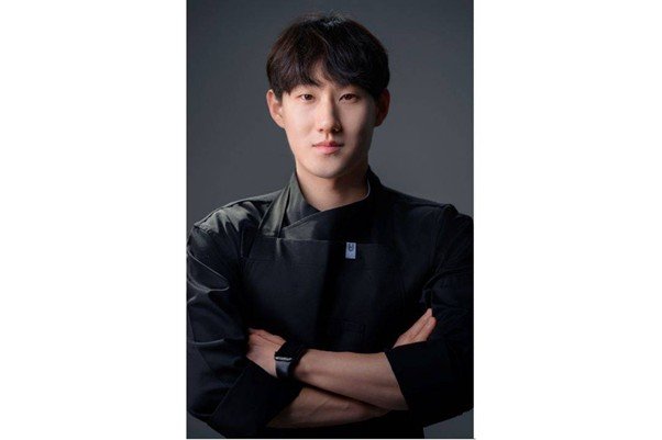 Paris Kit: Anyone can enjoy French cuisine, reinterpreted with local ingredients, right at home as a meal kit."