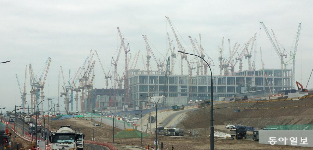 Rising U.S. costs challenge South Korea's memory firms