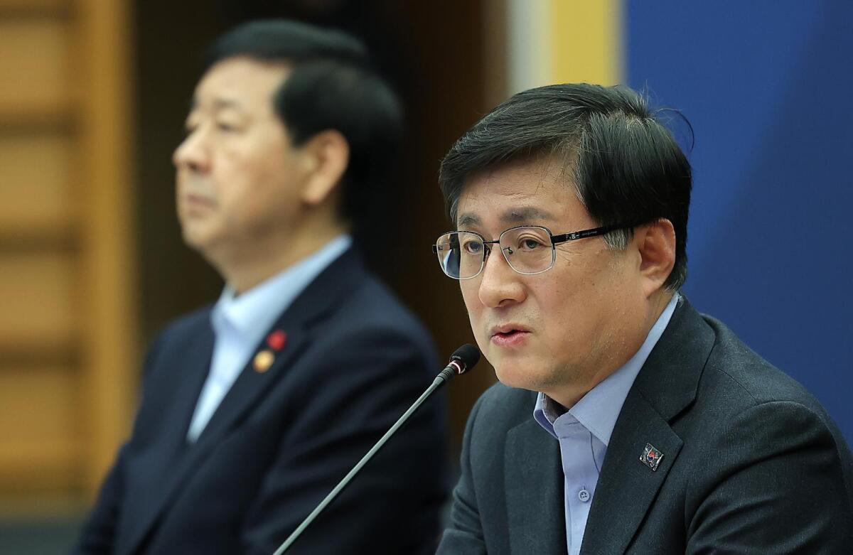 Government eases renewable power rules for data centers