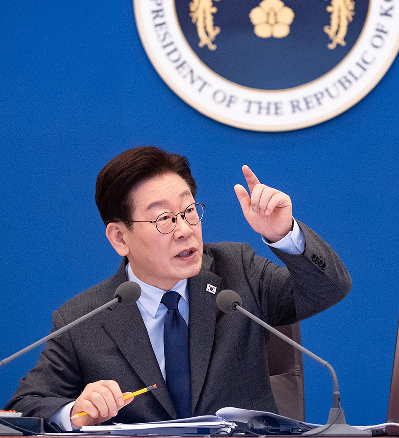 Lee vows stricter property taxes to fight speculation