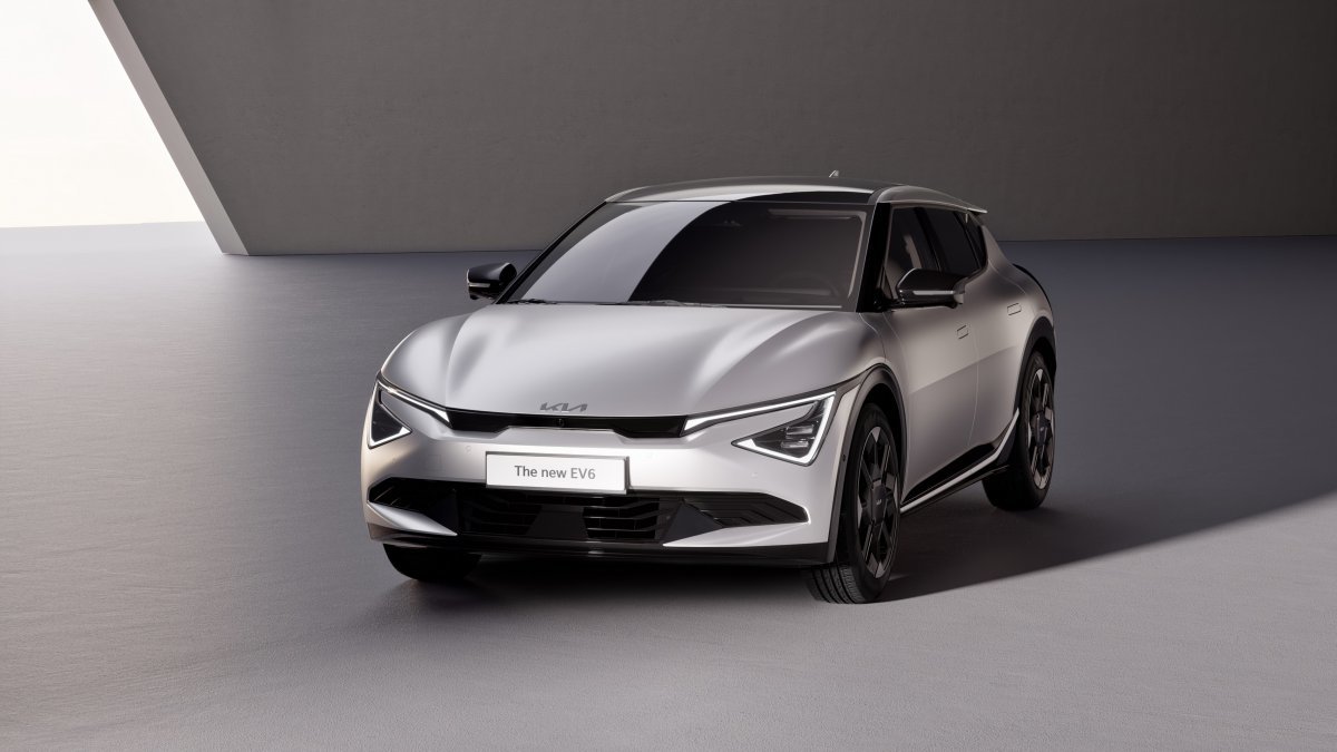 Kia EV6: Exterior design with ‘Star Map Signature Lighting’ and 84kWh battery driving range