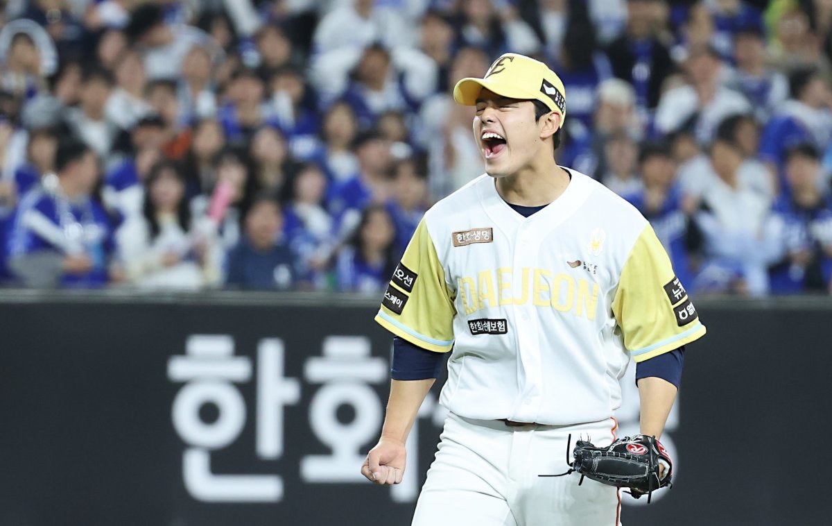 문동주 투구 모습