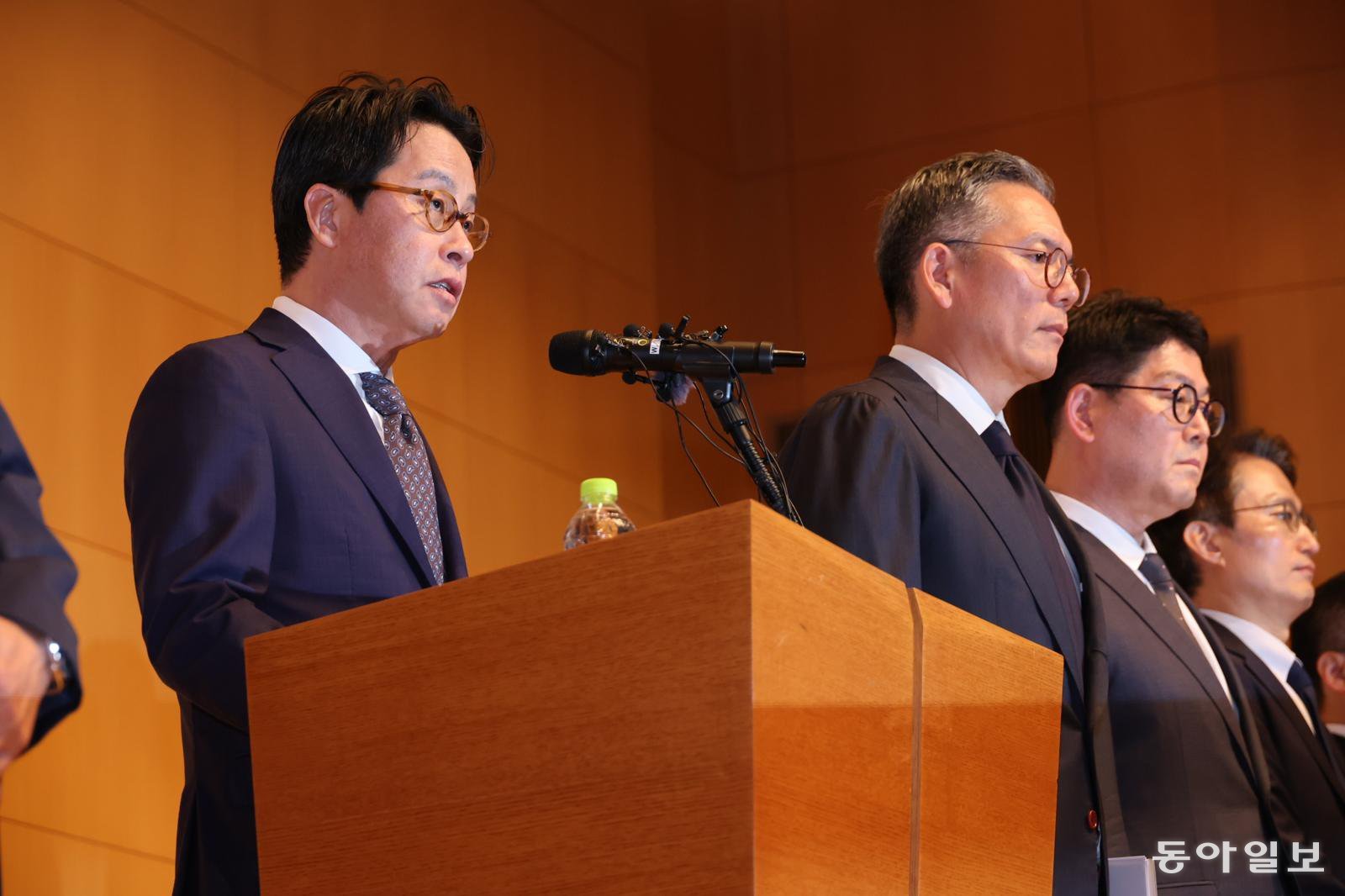 개인정보 유출 관련 이미지 (출처: 동아일보)