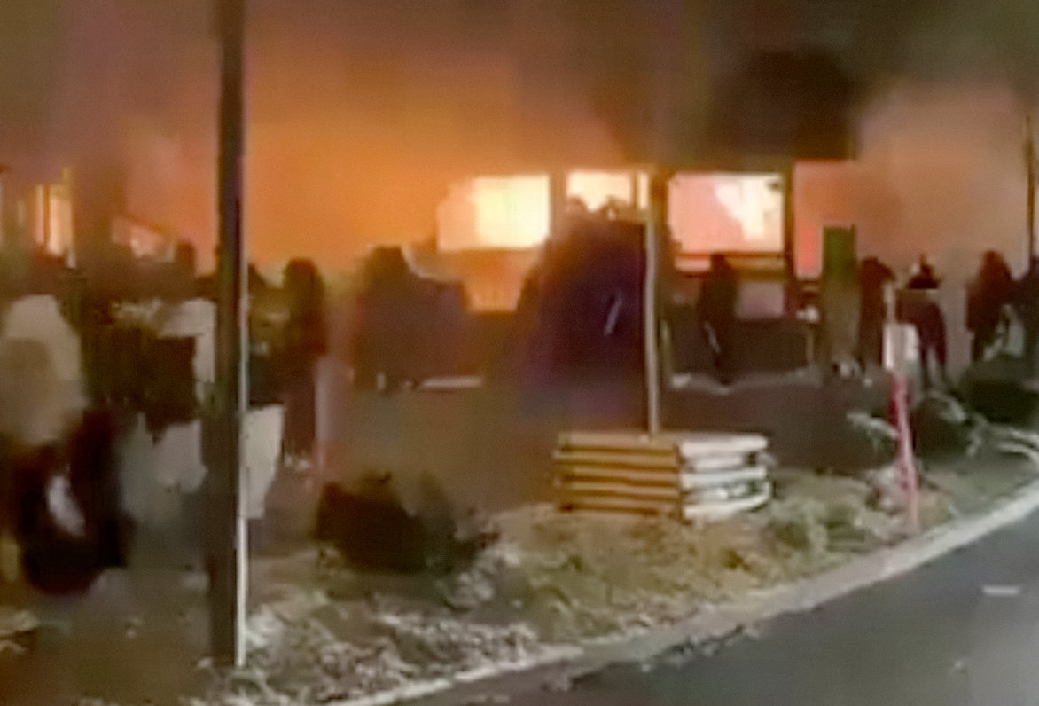 스위스 리조트 폭발 사고 관련 현장 사진 보도