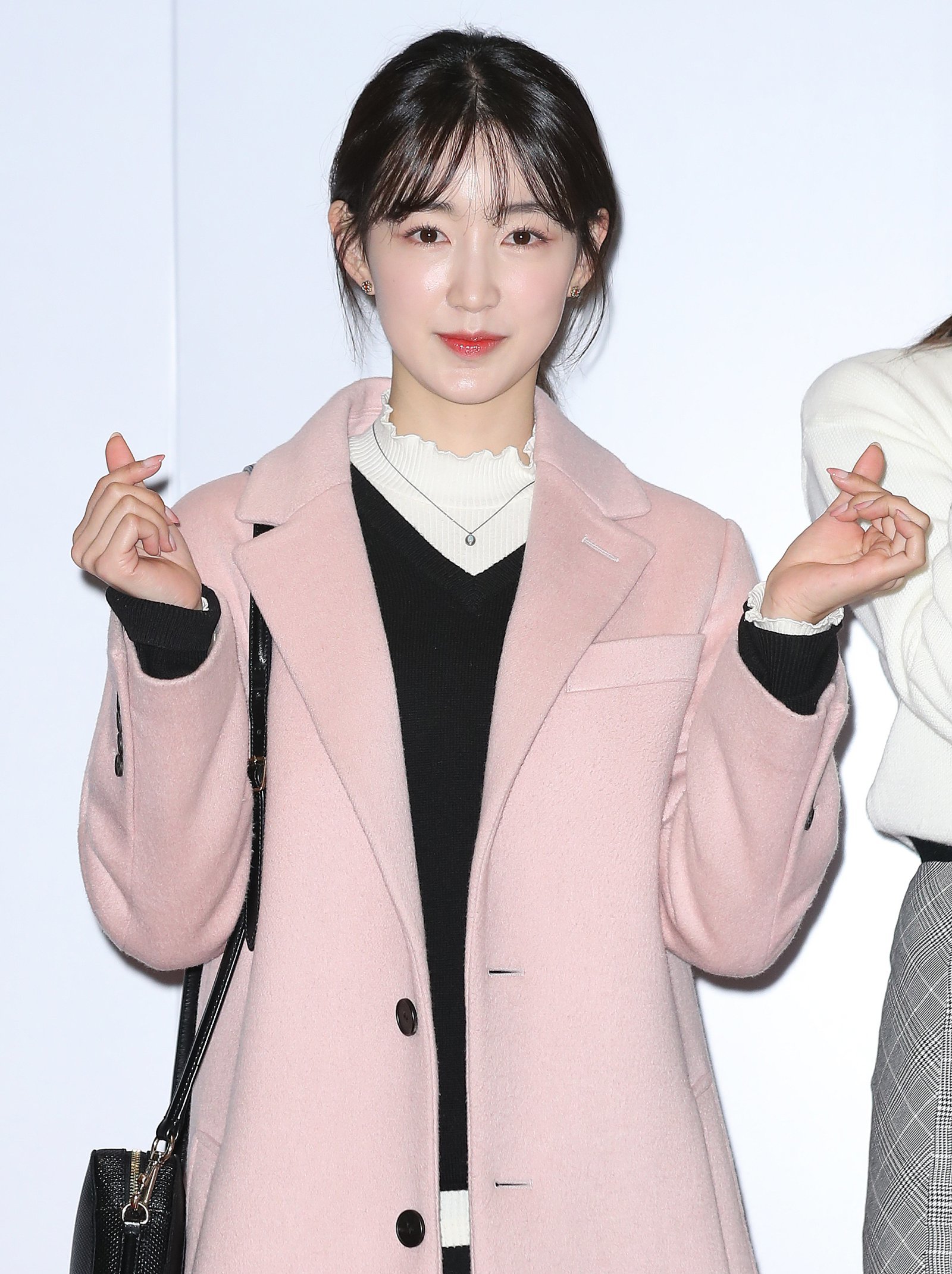 구구단 출신 하나 승무원 근황 관련 이미지