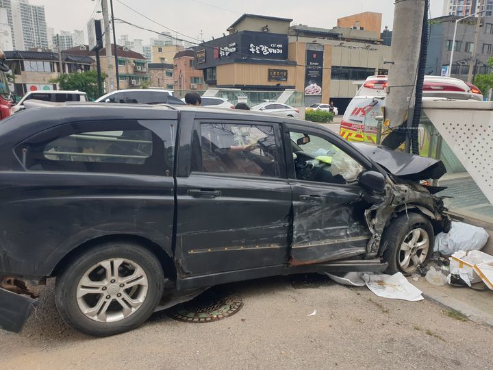 인천 미추홀구 전봇대 충돌 사고 관련 현장 이미지